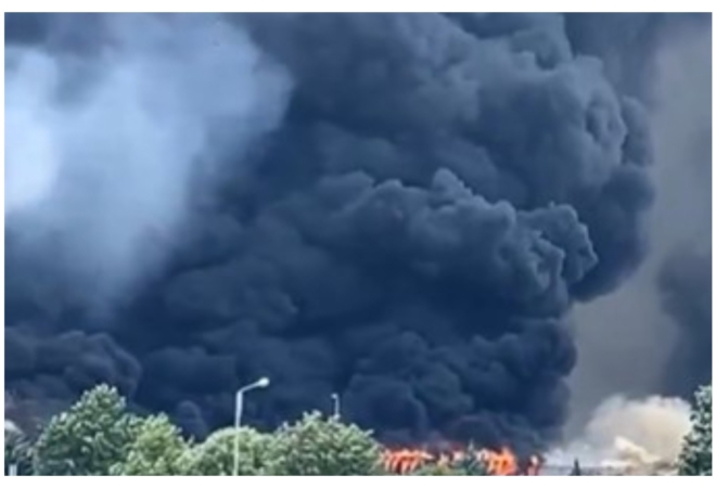 Crni se nebo nad Mostarom, na terenu i vojska: ‘Čuju se detonacije, potpuna apokalipsa’