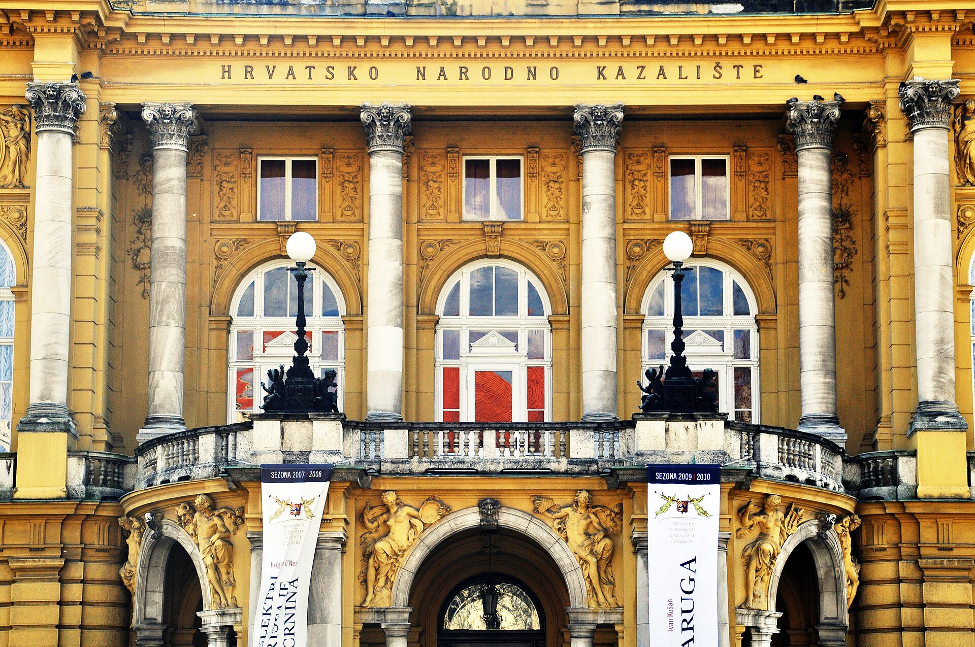 Na današnji dan 14. listopada 1895. otvoren zagrebački HNK: Franjo Josip I. simbolično udario srebrnim čekićem