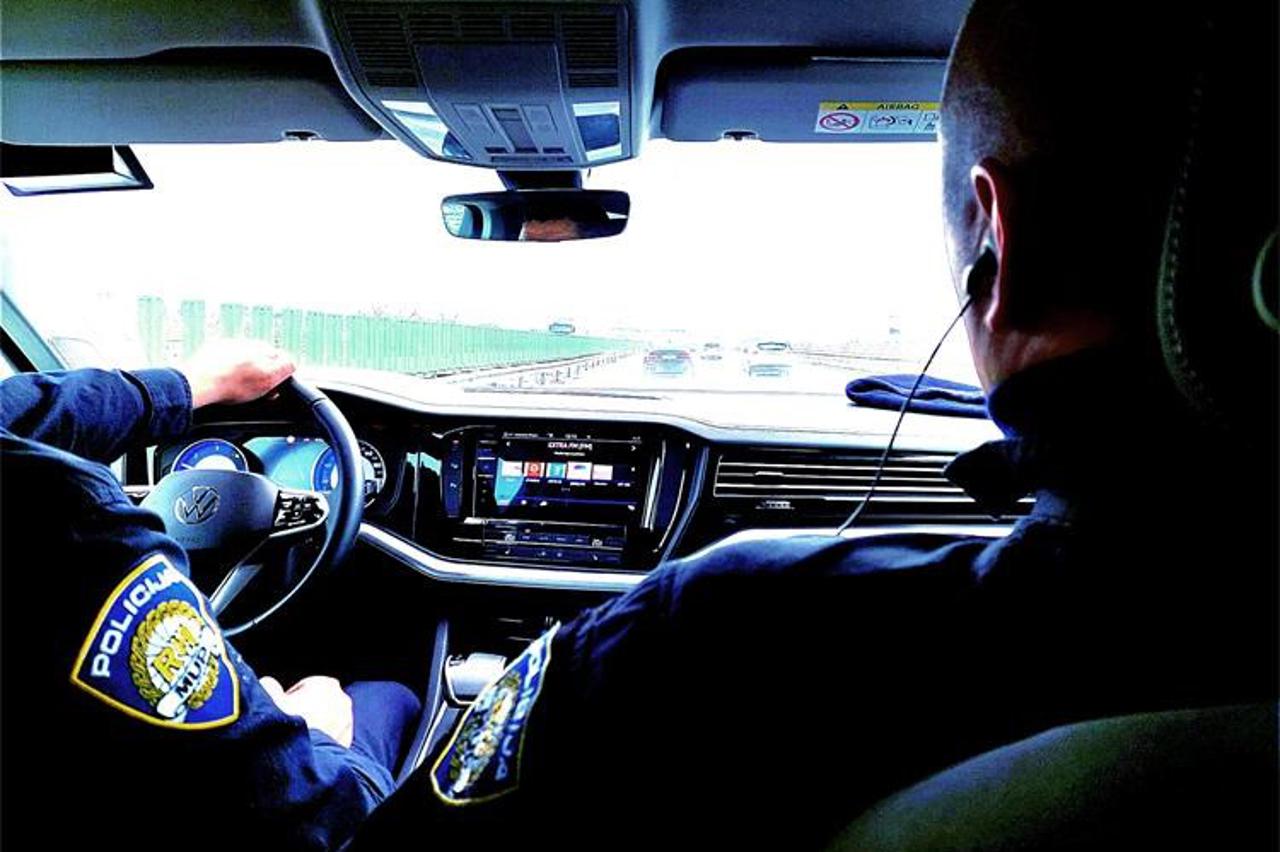 UHIĆEN JE Bježao policiji i izazvao dvije prometne nesreće, vlasnik automobila je 13-godišnje dijete