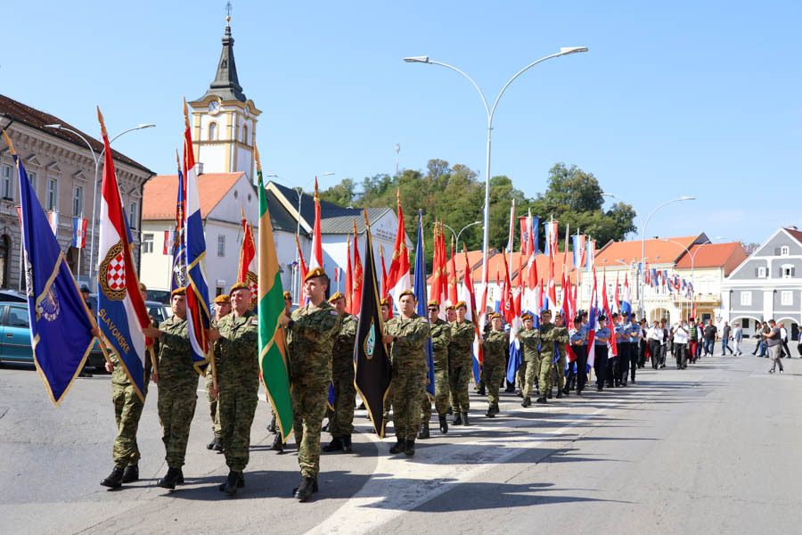POŽEGA PAMTI 17. RUJNA 1991.: Obilježen Dan hrvatskih branitelja Požeško-slavonske županije i 35 godina od oslobođenja vojarne