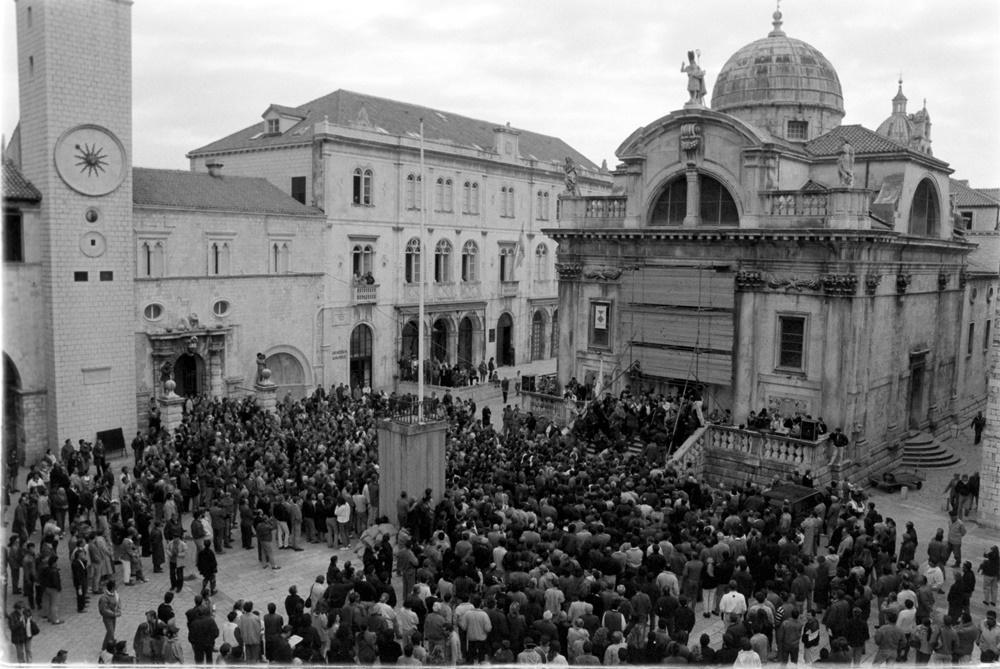 27. listopada 1991.: Dubrovnik granatiran, iz Zagreba upućen poziv „Krenimo svi u Dubrovnik“
