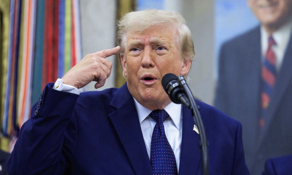 Trump progovorio o crvenom kartonu i priznao: 'Da, zvao sam FIFA-u!'