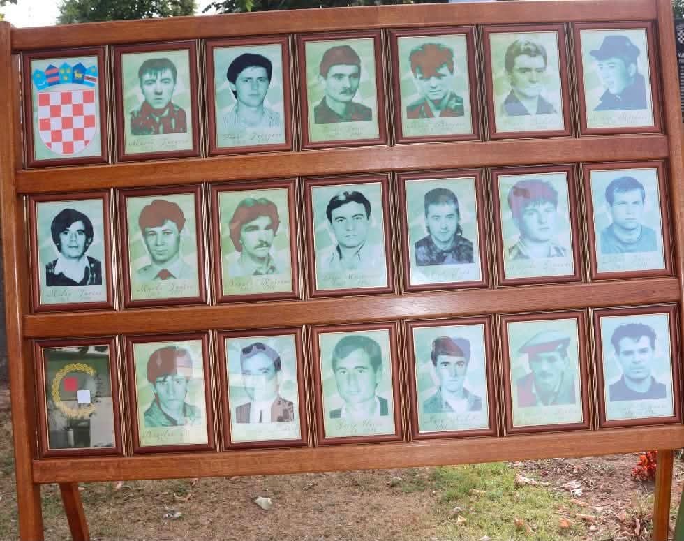 Cerna se poklonila svojim herojima: Odana počast 19 poginulih i nestalih hrvatskih branitelja