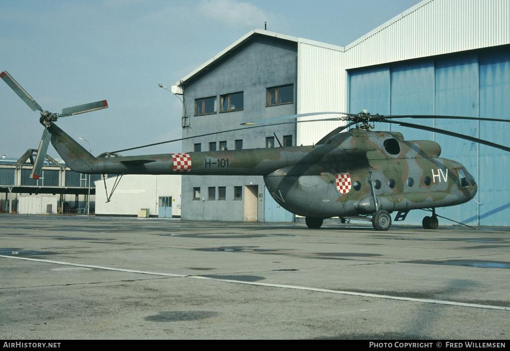 Prije 35 godina na Lučko je sletjela „Stara frajla“, prvi transportni helikopter hrvatskih snaga