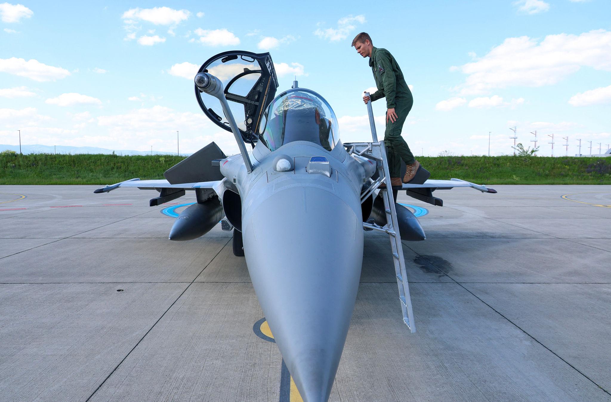 Rafalei ponovno odjekuju iznad Zagreba: Hrvatski i francuski piloti zajedno vježbaju zračnu borbu