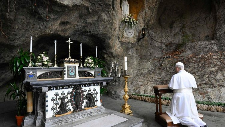 Papa Lav XIV. predmoliti će krunicu za mir: svijet se ujedinjuje u molitvi kod Gospe Lurdske u Vatikanskim vrtovima