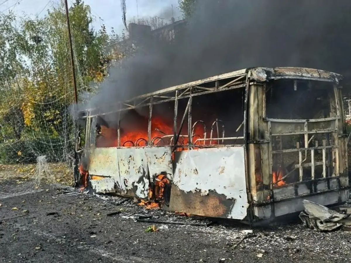 KRAMATORSK Ruska vojska kliznim bombama usmrtila 33 putnika u dva minibusa
