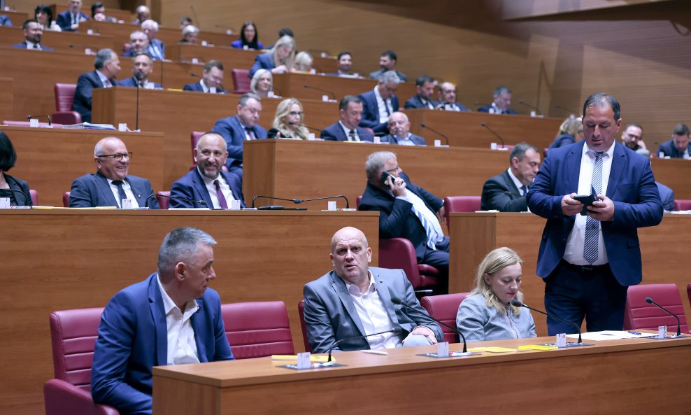 Teške optužbe nakon propalog izbora ustavnih sudaca: 'Periferni i banalni razlozi'