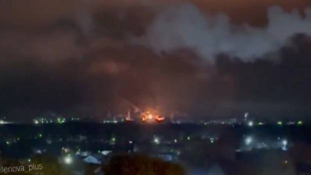 Ukrajina napala veliko naftno postrojenje kod Moskve: U plamenu je, šire se snimke...
