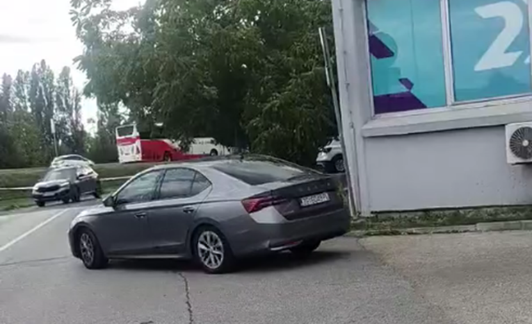Policajac tjerao našu novinarku, lagao da u policijskom autu nije Horvatinčić