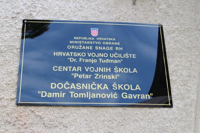 22. listopada 1992. ustrojena Dočasnička škola Hrvatske vojske