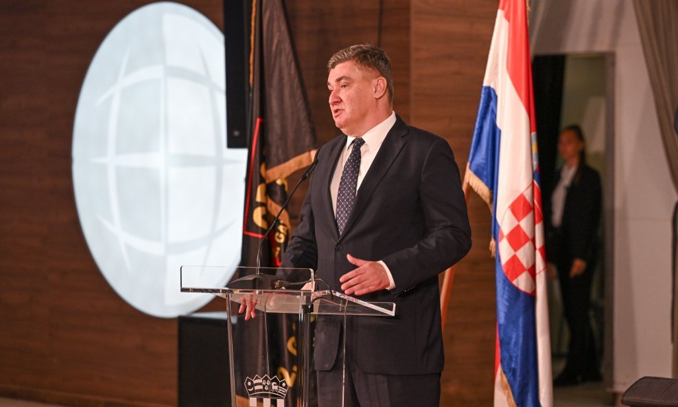 Ustavni stručnjak: Milanović može osporavati zakon, ali vojska u Pariz ide odlukom ministra