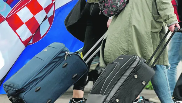 MIGRACIJSKI SALDO U 10 godina odselilo gotovo 400 tisuća ljudi. No podaci otkrivaju veliki preokret