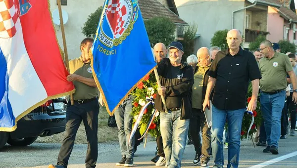 Suzama zalivena 35. obljetnica u Antinu: Sjećanje na mučki ubijene mještane i živa riječ svjedoka ratnog užasa