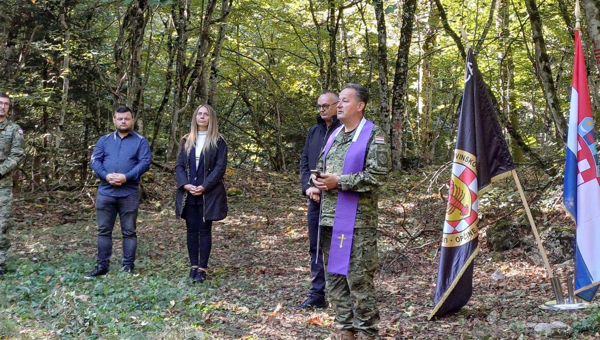 Na brdu Prkos odana počast poginulim braniteljima Slunja i legendarnim „Tigrovima“