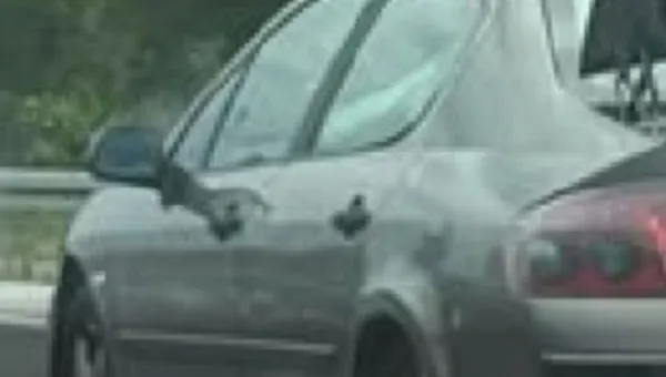 Scena s autoceste zgrozila gledatelje! Pogledajte što viri iz otvorenog gepeka