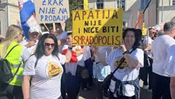 Prosvjed protiv planirane megafarme pilića u Apatiji