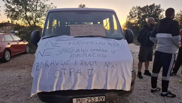 PROSVJEDNICI U KOROMAČNU NE ODUSTAJU: Kamiona nema, stigli Paus i Miletić, za sutra najavljene nove akcije