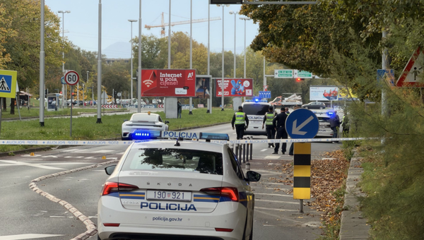 Sudarili se Porsche i biciklist u Zagrebu. Biciklist poginuo
