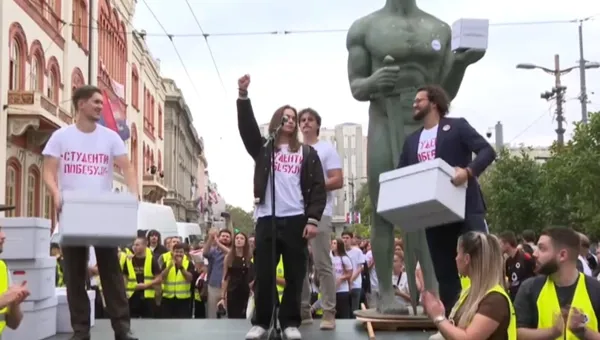 Pet dana prije izbora u Srbiji Studentska lista ispred Vučićeve: Anketa pokazuje tijesnu razliku