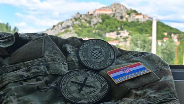 ZA ČASNIKE ORUŽANIH SNAGA. MORH traži deset doktora