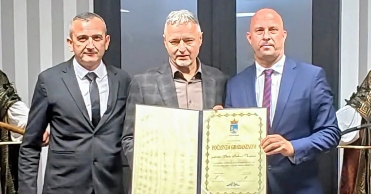 Thompson dobio Povelju počasnog građanina Raba, poznata operna pjevačica zbog toga vratila svoju titulu