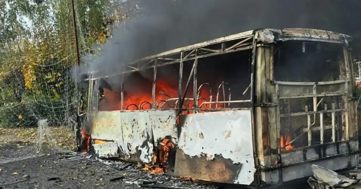 KRAMATORSK Ruska vojska kliznim bombama usmrtila 33 putnika u dva minibusa